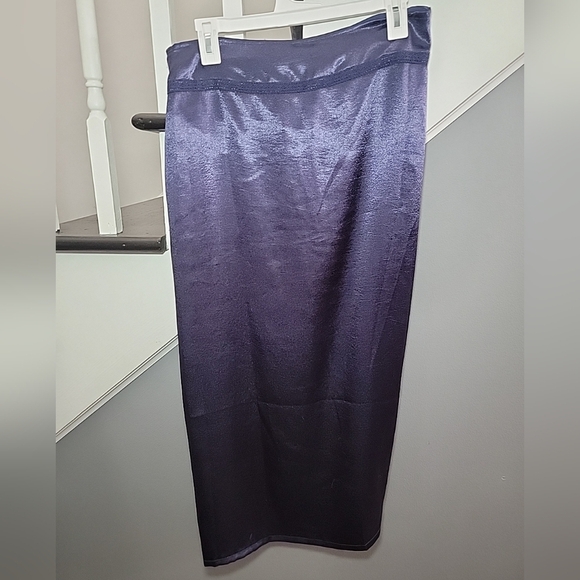 Free People Dakota Midi Skirt Silky Feel High Slit  Size 2 Midnight Blue - Picture 3 of 5